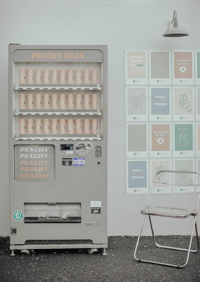 Vending Machine Wholesale vs Retail Purchase: Which Is Better?